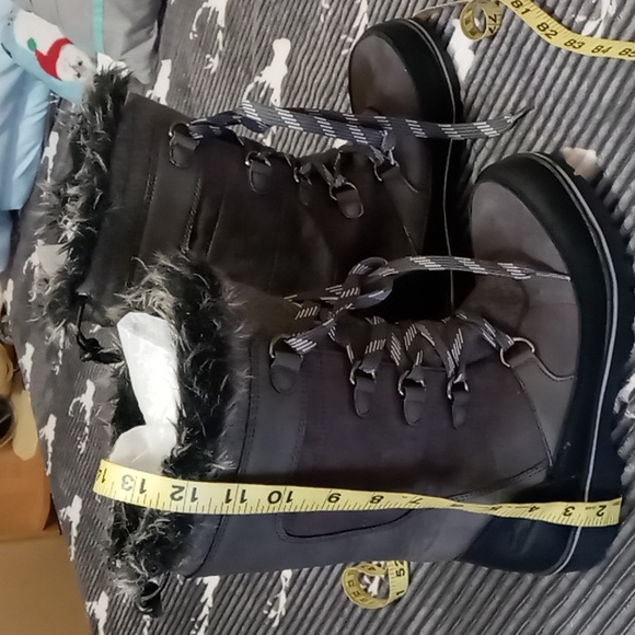 HHIGJ SIERRA SNOW BOOTS SIZE 8M - Picture 8 of 12